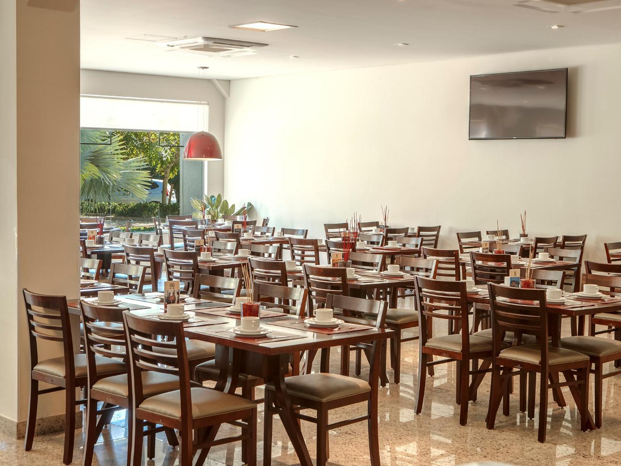 Valinhos Plaza Hotel Esterno foto
